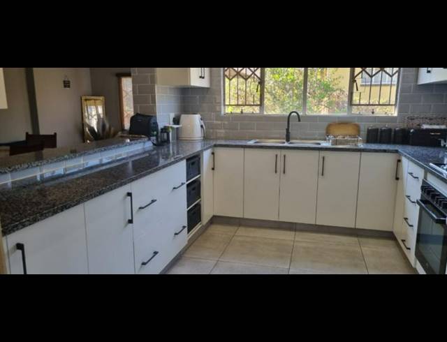 3 BEDROOM HOUSE FOR SALE IN WOODLANDS